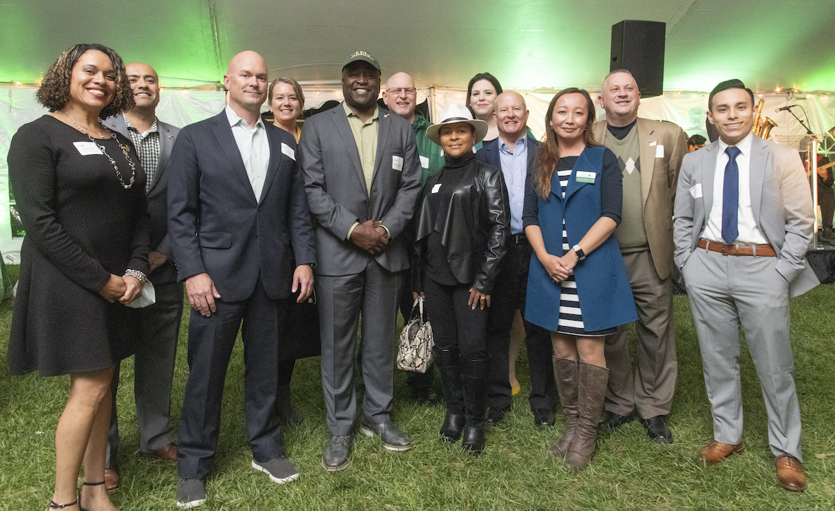 President Washington with alumni leaders