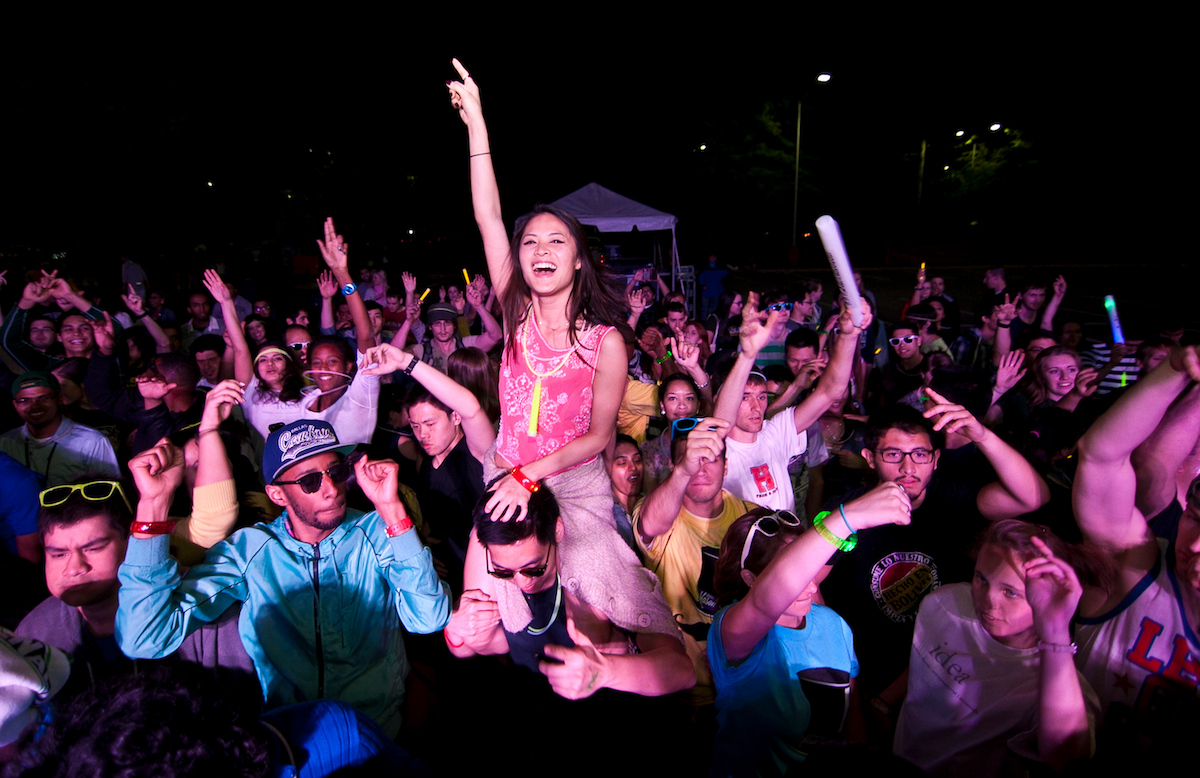 crowd listening to a live band